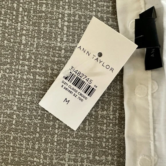 Ann Taylor White Swiss Dot Ruffle Sleeve Top Size M 100% Cotton Blouse NWT - Picture 4 of 12